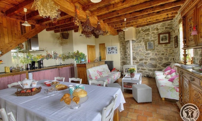 Quincie-en-Beaujolais Maison | Gîte de Groupe Lagneau