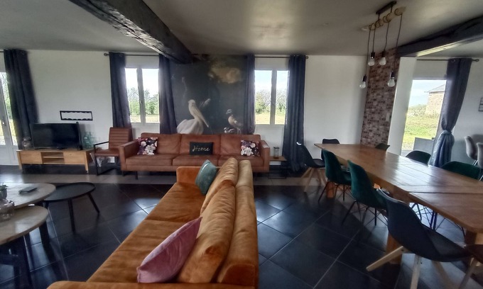 Montbray Maison | Gîte de Groupe 15 Pers Au Cœur de la Manche