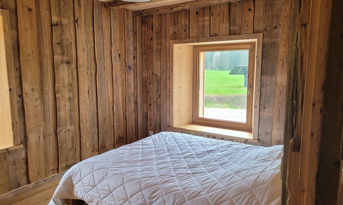 Rochejean Maison | Gîte de groupe "La Ferme" site naturel et protégé