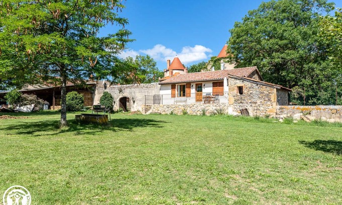 Saint-Germain-Lembron Maison | Gîte de Longat Puy-de-Dôme