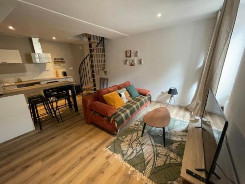Chauvigny Appartement | Gîte De la Cour au Grenier 2