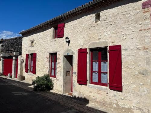 Charroux Maison | gîte de la Paille