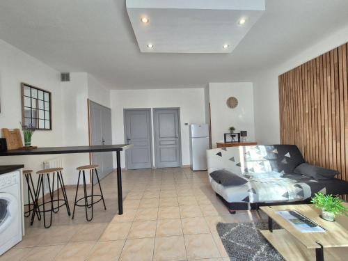 Lectoure Appartement | Gîte de la Tride B avec terrasse proche du centre