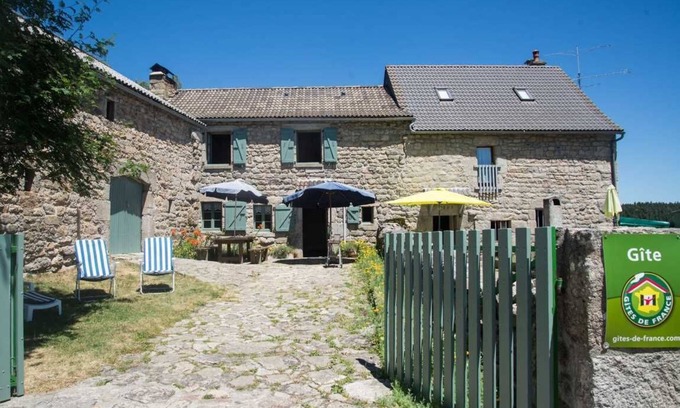 Peyre-en-Aubrac Maison | Le Gîte de Marie - FAU-DE-PEYRE