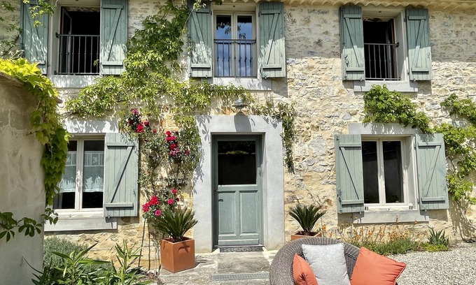 Servies-en-Val Cottage | Gîte de charme avec piscine et bassin naturel