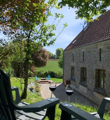 Le Fresne-Poret Maison | Gîte des Pommiers avec terrain de pétanque