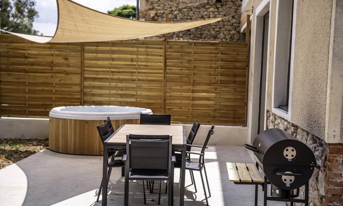 Gaillac Chalet De Ski | Gîte des Roussèles - Air-con, Spa, Garden