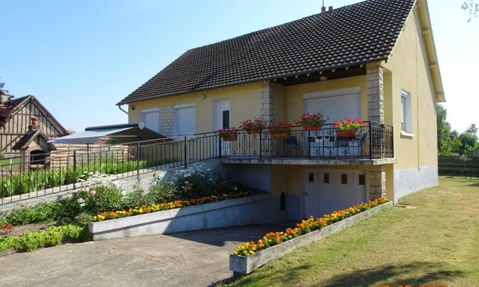 Dhuizon Maison | Gîte Dhuizon, 4 pièces, 6 personnes - FR-1-491-204