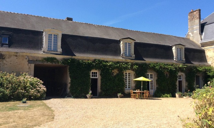 Saint-Pavace Maison | Gîte du Chêne, circuit des 24h du Mans 14 kms Boulerie Jump 10 Kms