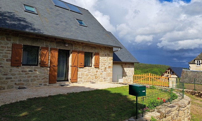Marcillac-la-Croisille Maison | Gîte du Busatier Gorges de la Dordogne