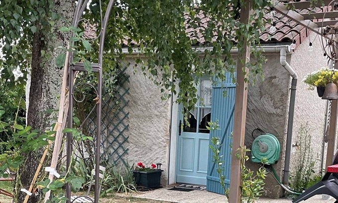 Saint-Priest-Bramefant Appartement | Gîte du Ruisseau