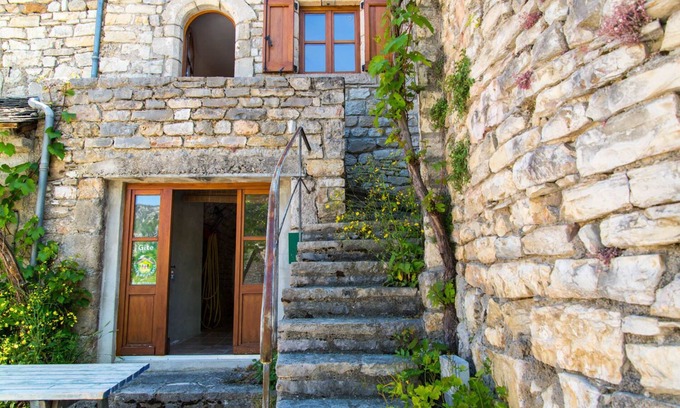 Montbrun Maison | Gîtes de France à Montbrun