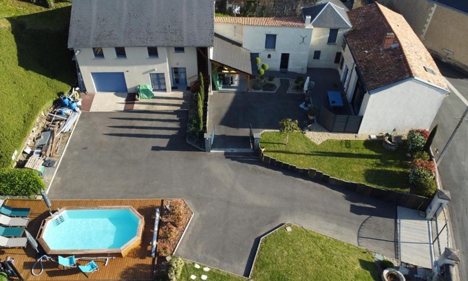 Montreuil-Bellay Appartement | Gîte du Thouet - Appt avec piscine partagée