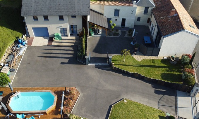 Montreuil-Bellay Appartement | Gîte du Thouet - Appt avec piscine partagée