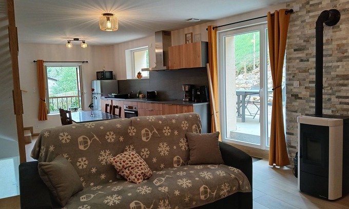 Cerdon Maison | Gîte du Vieux Tonneau in Cerdon
