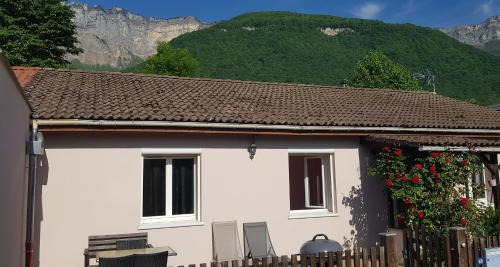 Saint-Vincent-de-Mercuze Maison | Gîte fabuleux, jardin, terrasse, parking