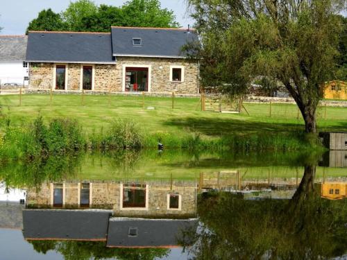Nort-sur-Erdre Maison | Gîte familial au calme avec étang privé, proche Nantes, jardin, activités, et accès PMR - FR-1-306-961
