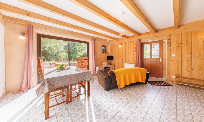 Leotoing Maison | Le Refuge - écrin de verdure - cosy - familial - piscine