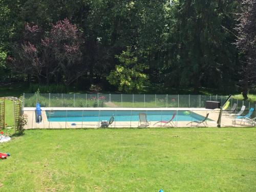 Luynes Maison | Gîte familial avec piscine chauffée et jardin privatif près des châteaux de la Loire - FR-1-381-393