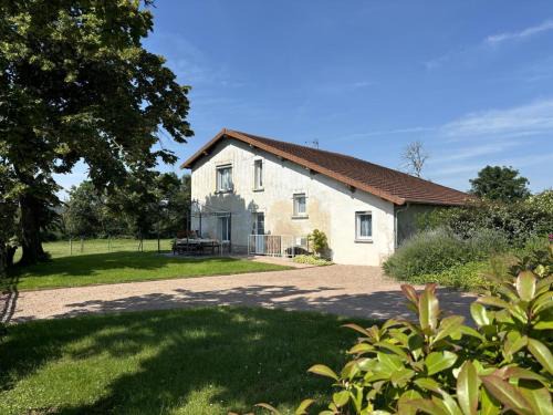 Montaiguet-en-Forez Maison | Gîte familial à Montaiguët-en-Forez avec terrasse, proche nature et ferme équestre - FR-1-489-371