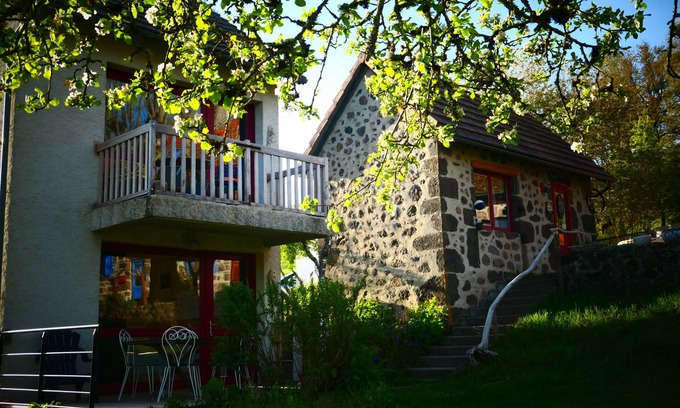 Saint-Cirgues-de-Jordanne Appartement | Gîte Cocoon au Calme Dans les Montagnes du Cantal sur la Route du Puy Mary