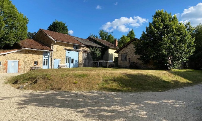 Saint-Leonard-de-Noblat Cottage | Gîte d'ambiance avec grande terrasse