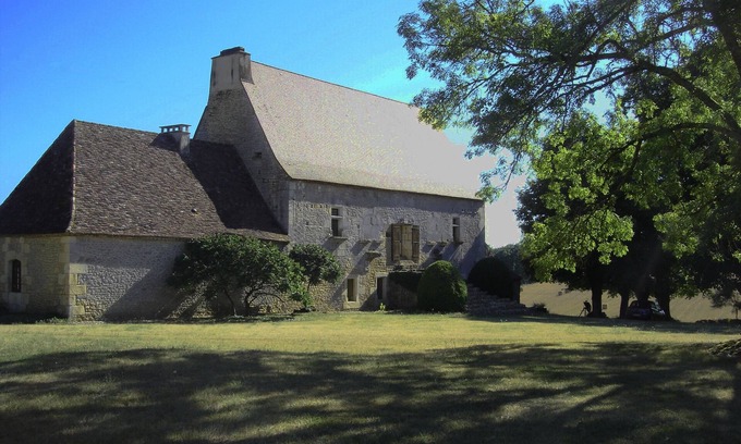 Sainte-Foy-de-Longas Cottage | Gîte *** dans une maison-forte du XVème siècle, entre Périgords Noir et Pourpre