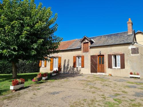 Pierrefitte-es-Bois Maison | Gîte indépendant avec cour fermée à 1km du village - FR-1-590-177