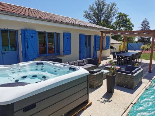 Colombey-les-deux-Eglises Maison | Gîte indépendant avec SPA, jardin, terrain de pétanque, proche vignoble du Champagne à Colombey - FR-1-611-45