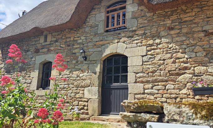 La Chapelle-Neuve Maison | Gîte insolite de la chaumière de Floranges campagne Morbihan 6 personnes
