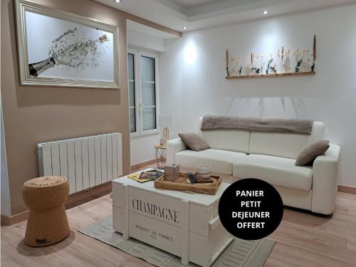 Flavigny Appartement | Gîte "La bulle de Léna" avec petit-déjeuner garage et parking