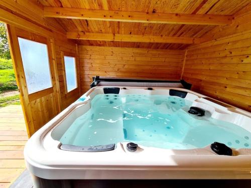 Abreschviller Chalet De Ski | Gîte le Chalet Aura & jacuzzi