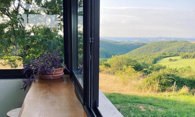 Laval Maison | Gîte "le haut des Poujades"