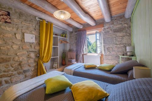 Peyre-en-Aubrac Maison | Gîte Le Moulin du Chambon 6/8 pers
