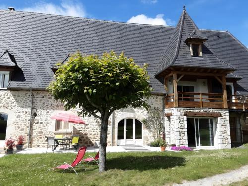 Saint-Mamet-la-Salvetat Maison | Gîte Le Rosier
