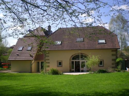 Clairegoutte Maison | Gîte Le Séquoia: Confort pour 17 personnes, idéal pour randonner dans les Vosges Saônoises - FR-1-583-426