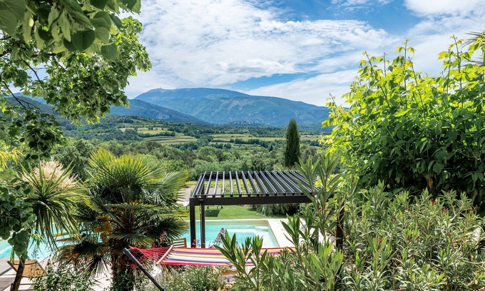 Merindol-les-Oliviers Cottage | Gîte-Les Tilleuls-Douche