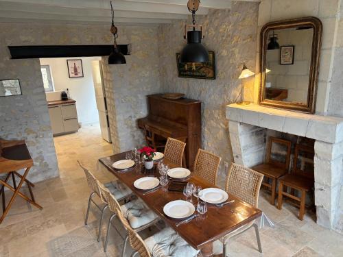 Cravant-les-Coteaux Maison | Gîte les Huttières