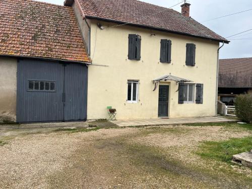 Champlecy Maison | Gîte Les Lilas