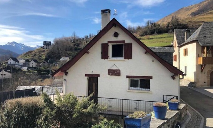 Aydius Maison | Gîte "Malgré tout"