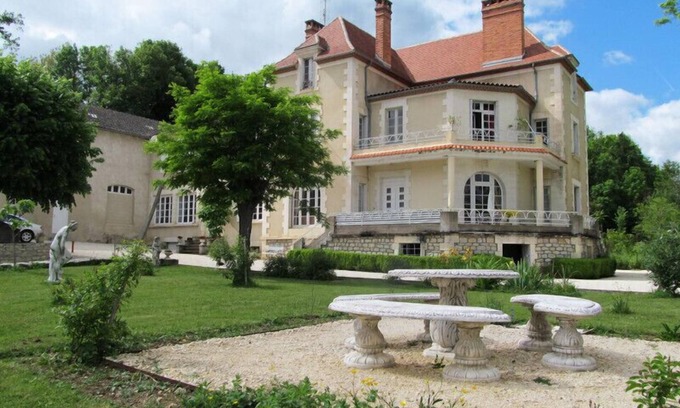 Saint-Martial-d'Albarede Appartement | Gîte Moderne de Deux Chambres