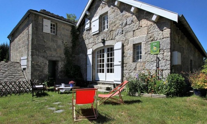 Le Chambon-sur-Lignon Maison | Gîte Nature au Chambon-sur-Lignon: Terrasse, Wifi, Proche Activités et Commerces - FR-1-582-137