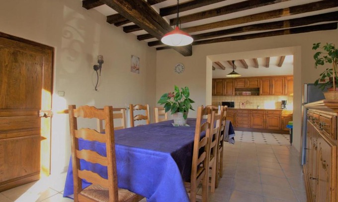 Neuville-sur-Vanne Maison | Gîte Neuville-sur-Vanne, 5 pièces, 8 personnes - FR-1-543-149