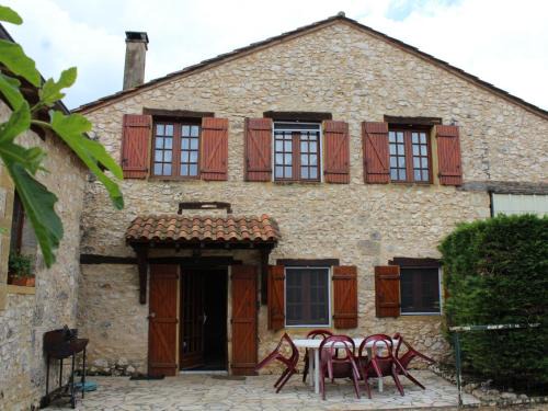 Naussannes Maison | Gîte périgourdin avec piscine partagée, cheminée et animaux admis près de Bergerac - FR-1-616-416