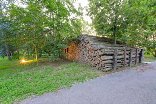 Pont-a-Mousson Maison | Gîte Pont-à-Mousson, La Pépinière, Chalet Canada