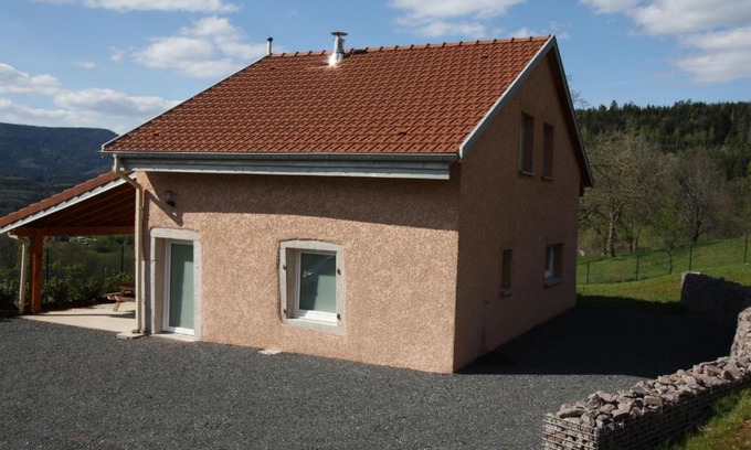 Combrimont Maison | Gîte pour 4 avec terrasse couverte, parking privé et animaux acceptés - FR-1-589-367