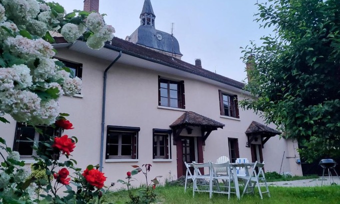 Dienville Maison | Gîte Rétro au Domaine Le Colombier