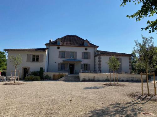Feneyrols Maison | Gîte spacieux et confortable à Feneyrols proche de l'Aveyron - FR-1-605-48
