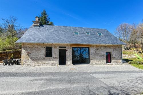 Peret-Bel-Air Maison | Gîte Theillac - Maison au calme avec beau jardin