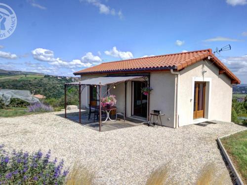 Genilac Maison | Gîte tout équipé avec terrasse, jardin et prestations de qualité près de Genilac - FR-1-496-114